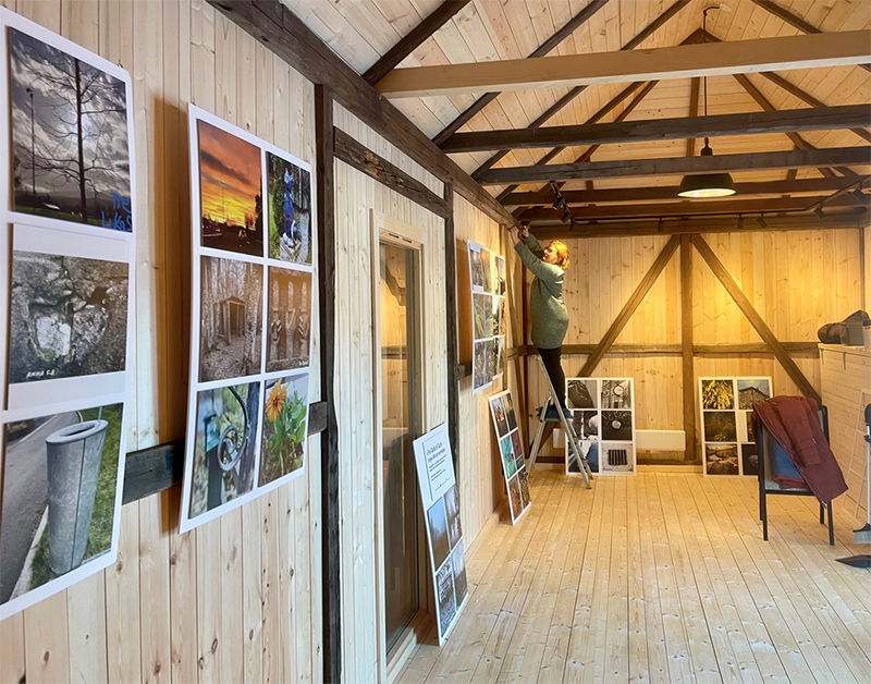 Godshuset: Unge viser bilder av nærmiljøet